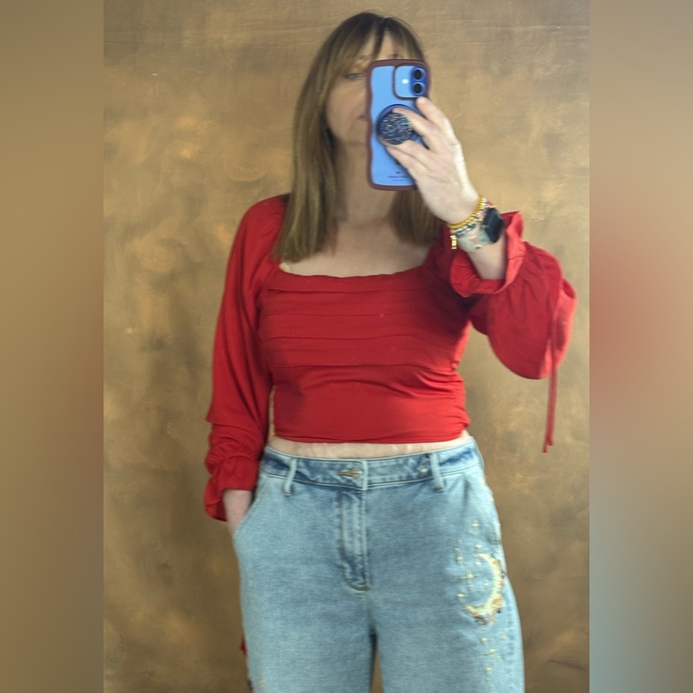 miami Red Square-Neck Long Sleeve Cropped Top